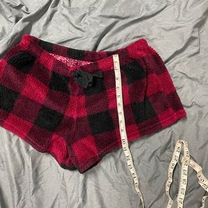 Ladies lounge shorts size large